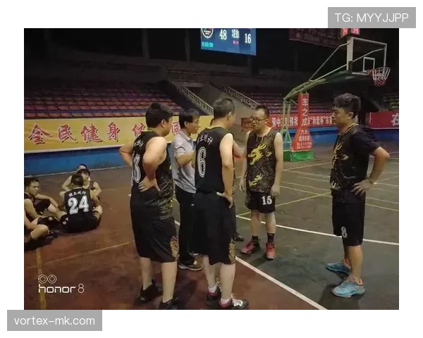 马里队以独特比赛节奏引领足坛新风潮，彰显团队活力与协作精神